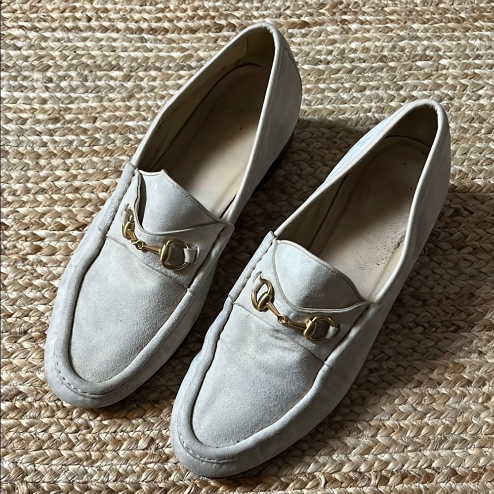 Elegant Cream Loafers with Gold Accent